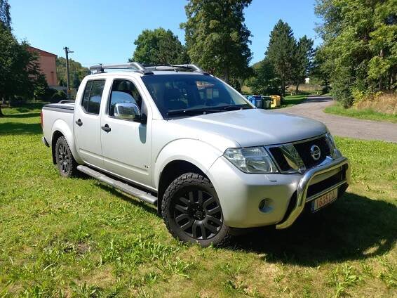 Bazar: prodej Nissan Navara pick up 3.0 V6, TOP stav i výbava. 170kW automat, ojeté, nafta, rok 2012, barva světle šedá