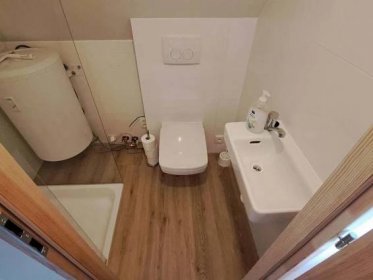 malá koupelna se sprchou v podkroví - chalupa k pronájmu Zdíkov - Nový Dvůr - foto 10