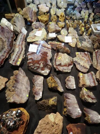 Pozvánka na výstavu minerálů - Gymnázium Jablonec