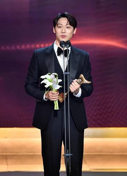 Na stanici KBS divákov tento rok zaujala romantika. Kto získal 2021 KBS Drama Awards? - Asianstyle