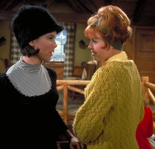 Párty na lyžích - Z filmu - Yvonne Craig, Deborah Walley