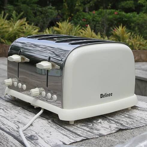 Breville 4-místný toustovač z nerezové oceli - Retro evropský design