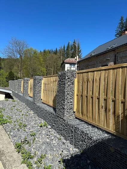 SYPANÝ PLOT ,Jablonec nad Nisou , ul. Janovská