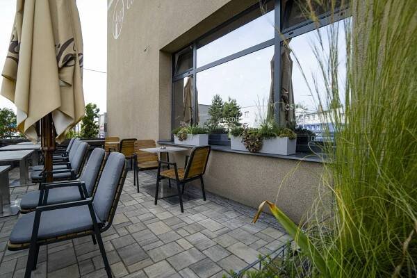 Kavárna Rea Café-PRODÁNO - Jan Demel - Realitní makléř Ostrava a okolí 