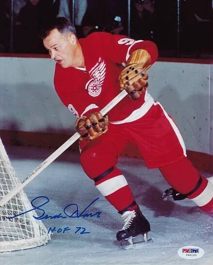 Gordie Howe Autographed Detroit Red Wings 8x10 Photo