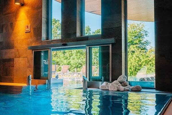 Romantický pobyt pro 2 v krásném prostředí Brno, Kníničky Hotel Maximus Resort • Firmy.cz