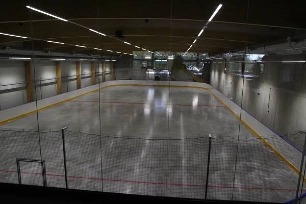 Ice Aréna Kateřinky vstupuje do zkušebního provozu - Praha 11