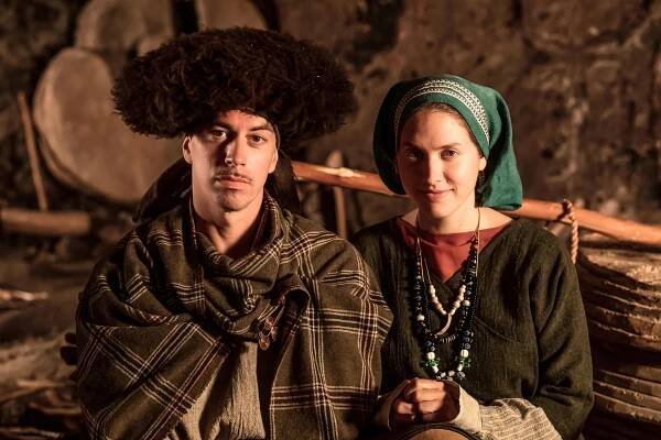 Solná sága: Bílé zlato z Alp - Z filmu - Matthias Franz Stein, Fanny Krausz
