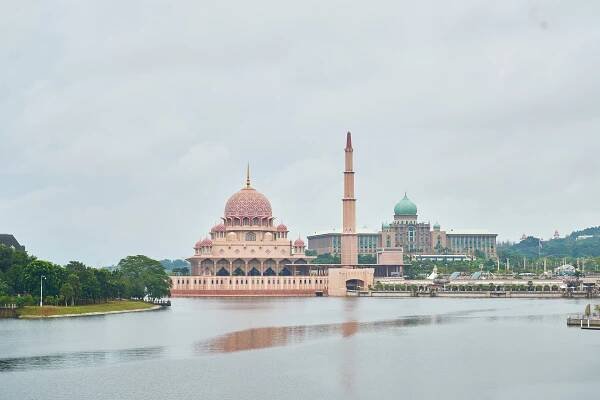 putrajaya malaysia, top places to visit in malaysia, best day trips from kuala lumpur
