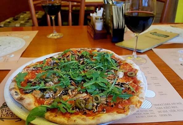 manna vegan pizza Karlin Prague