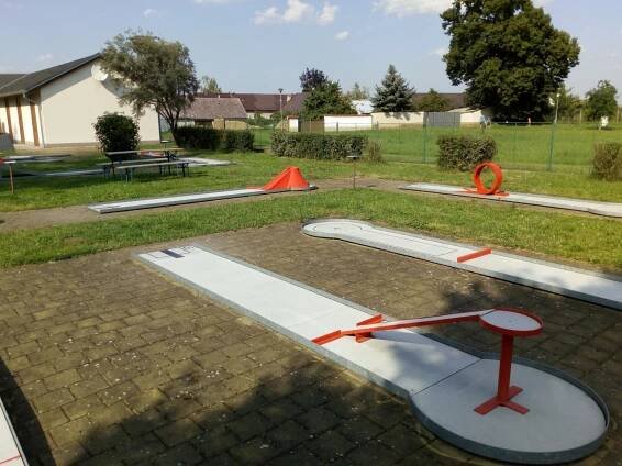 Oprava drah na minigolfovém hřišti v obci Luběnice | SV Golf - minigolfová hřiště, hole, míče, příslušenství