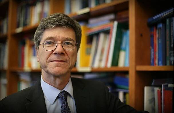 Jeffrey Sachs: Zahraničná politika USA sa zasekla v 20. storočí