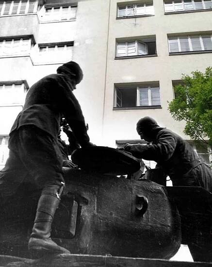 Hitler v současných brněnských ulicích a rozbombardované Brno, Autoři: Michal Doležel Pavla Voborník Kačírková, Lenka Křikavová
