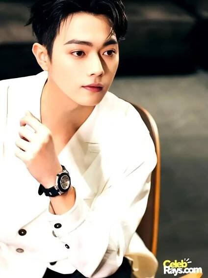 Xu Kai early age