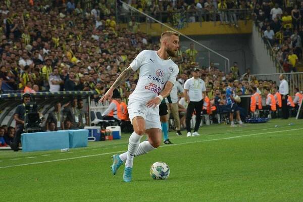 Fotbalisté Slovácka (bílé dresy) ve čtvrtek večer vyzvalo Fenerbahce Istanbul. Foto: 1. FC Slovácko