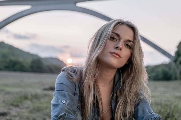 Alana Springsteen; Photo by Anna Clary