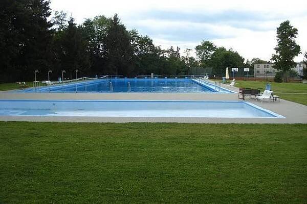 místní vyhlášené koupaliště - Bělkovice-Lašťany - foto 27