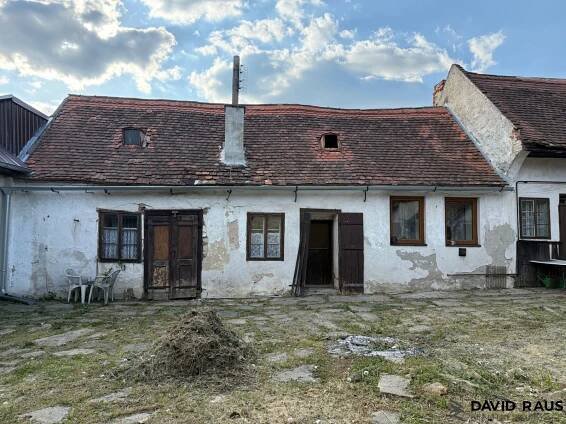 Prodej rodinné usedlosti s pozemkem (1707 m2), Lesná, okres Znojmo | Reality.iDNES.cz 
