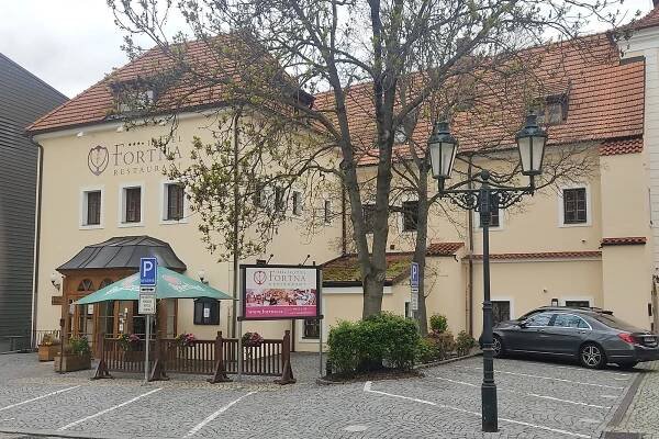 V Chrudimi zanikla kvůli drahotě řada vyhlášených restaurací. Mizí i obchody