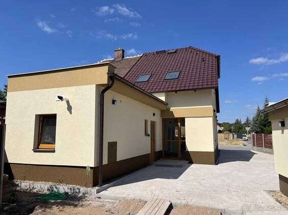 Prodej RD po kompletní reko. dvě bytové jednotky zahrada 710 m2 | Reality.iDNES.cz 