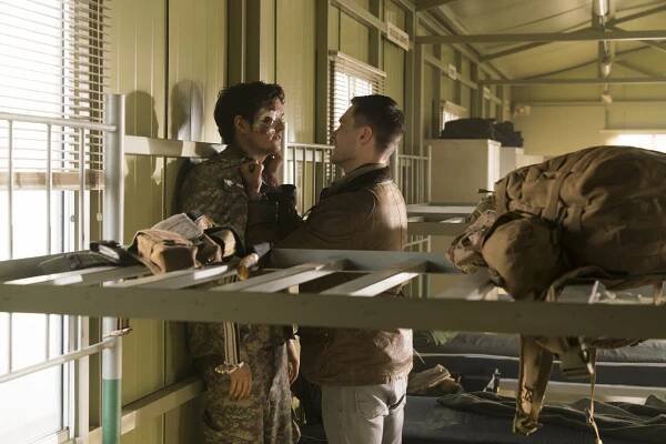 Živí mrtví: Počátek konce - Oko pozorovatele - Z filmu - Daniel Sharman, Sam Underwood