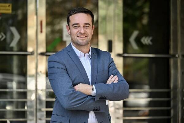 Z obchůdků se kvůli zálohovaným PET stanou skladiště odpadků, varuje Březina