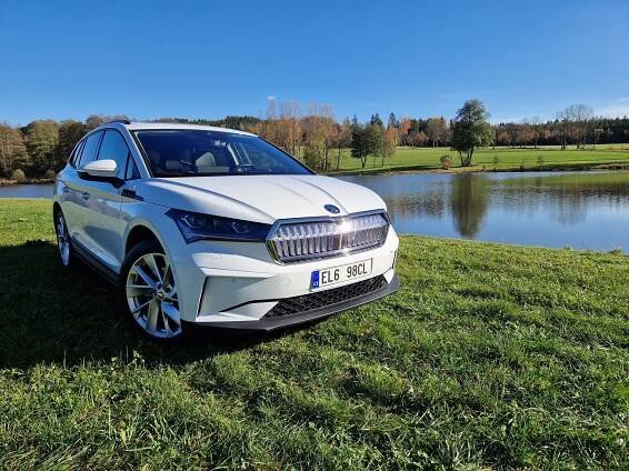 Škoda Enyaq za magickou cenu o dojezdu nelže. Není to ale elektromobil pro každého
