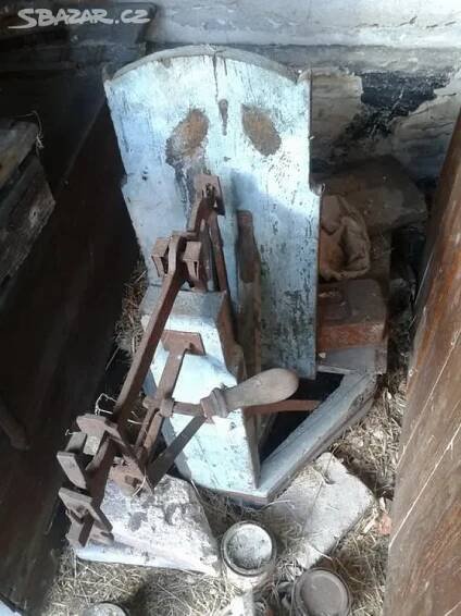 Stará váha - decimálka, půdní nález - Hradec Králové - Bazar