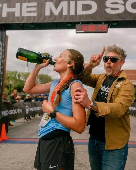 Victory is sweet for Taylor Somers 🙌🏼 the Mid South’s first gal to grace the overall podium along with Kristi Coleman! Cody Jones takes overall 2nd place for the 50K while Ty Cervantes and Bruce Johnson take lead in the double race (come chee