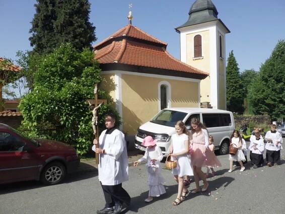Slavnost Těla a Krve Páně ve Zdislavicích 19.6.2022 | Římskokatolická farnost Zdislavice
