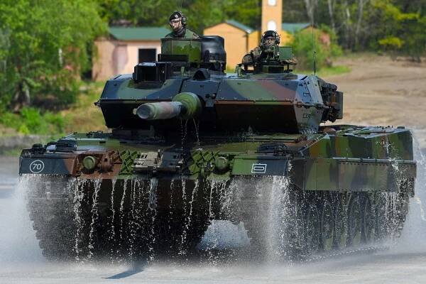 Ukraine’s Allies Fail to Agree on Sending German-Made Leopard Tanks