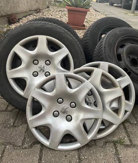 Nokian WR D4 185/65 R15 88T zimní + plechová kola + poklice - Pneumatiky