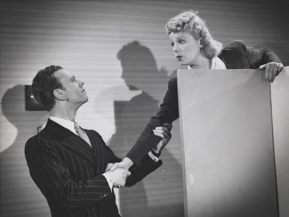 Per Aabel, Eva Lunde - En herre med bart - Z filmu