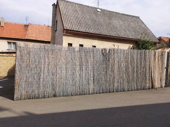 Vaše zahrada si zaslouží to nejlepší: Jaký materiál pro plot zvolit? Inspirujte se v naší velké fotogalerii