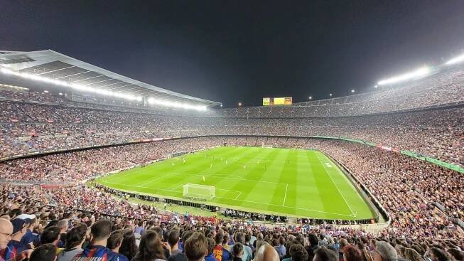 Na fotbal: Barça vs Osasuna a vánoční trhy v Barceloně! – CK CoolCamp