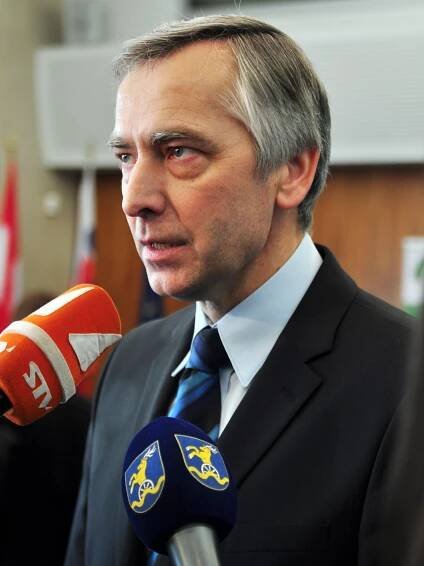 Súbor:Ján Figeľ (jan. 2012).jpg – Wikipédia