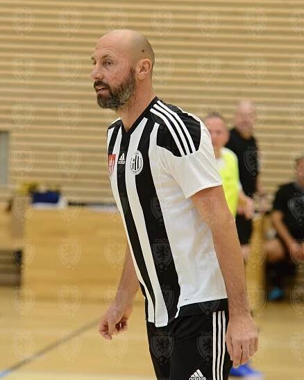 Mistrovství ČR Veteránského futsalu znovu opanovali Veteráni Chrudim | FOTBAL.CZ