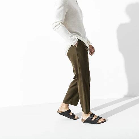 Arizona Natural Leather Oiled Black | BIRKENSTOCK
