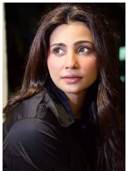 Charming pictures of Daisy Shah