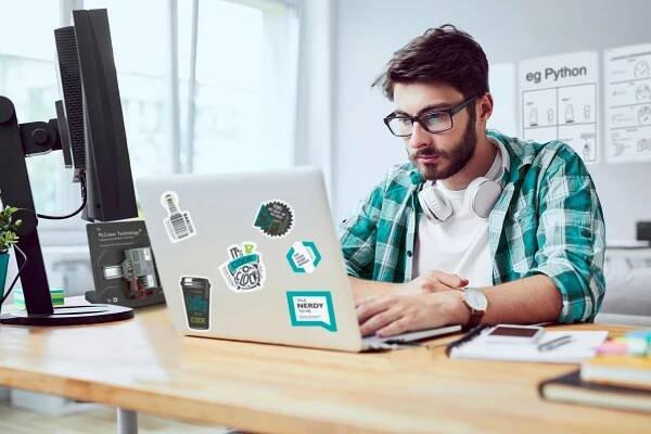 Using Open Source Software in a PLC Application - PLCnext Technology Use Case