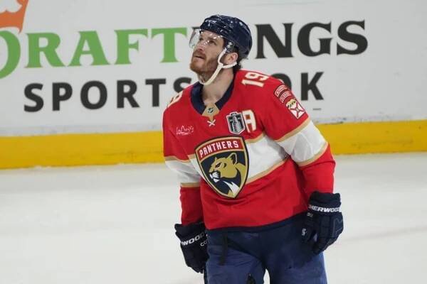 Matthew Tkachuk injury update: Panthers star expected out for months, GM says
