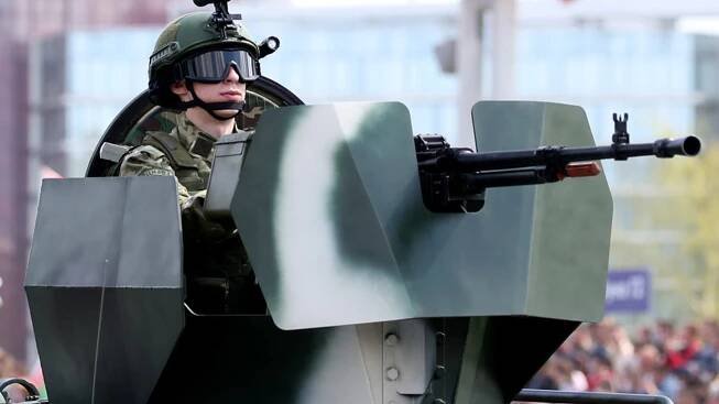 Těžký kulomet NSV ve verzi pro běloruský tank
