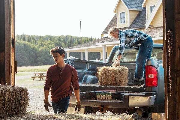 Ashby Gentry as Alex and Noah LaLonde as Cole on 'My Life with the Walter Boys'