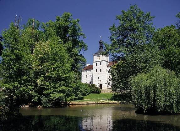 Státní zámek Březnice foto 2