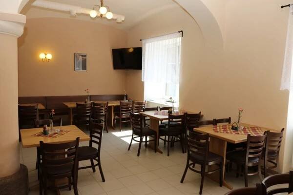 Nový nájemce otevřel po rekonstrukci Restauraci Radnice - Městys Mlázovice