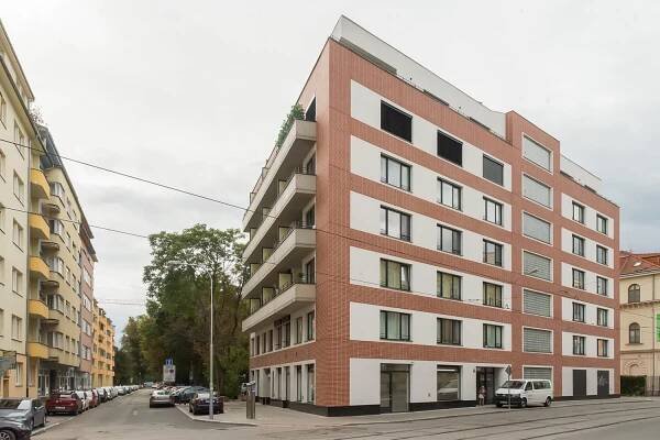 BRNO – BYTOVÝ DŮM HYBEŠOVA — Den architektury Archív