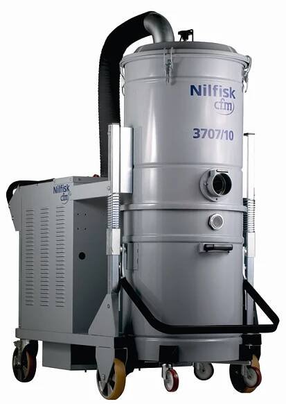 Nilfisk CFM 3707 C 5PP priemyselný vysávač s čistením filtra