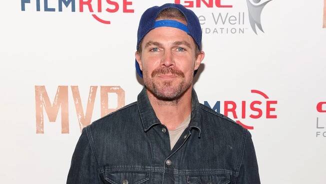 Arrowverse stars hit out at Stephen Amell over controversial strike comments