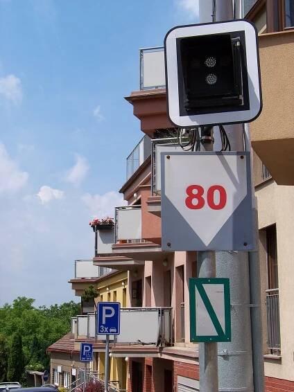 Bezpečnostní zastavovací místo – Wikipedie