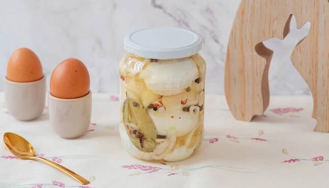 Vyzkoušela jsem recept na nakládaná vejce. Ideální využití velikonoční výslužky